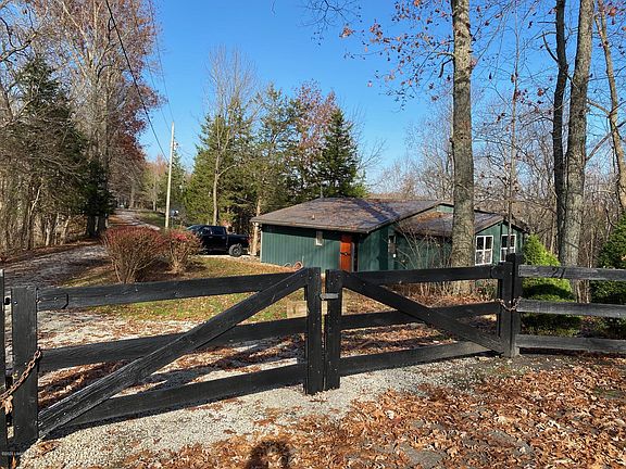 2nd image of 596 Shagbark Dr