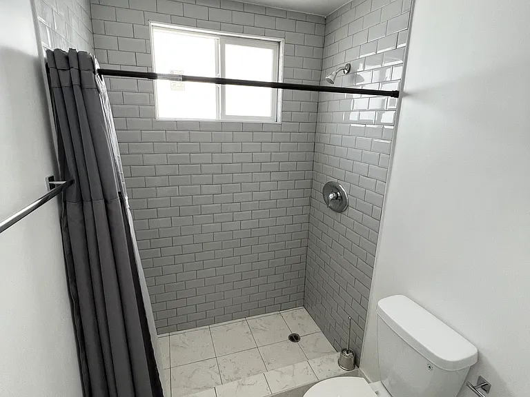 1313 S Cochran Ave — Photo 23