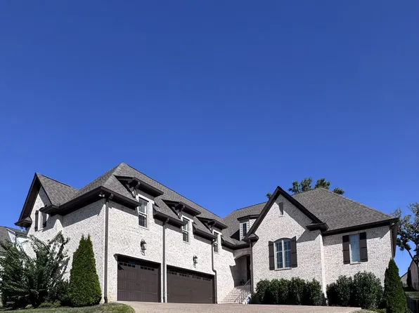395 Arrow Ct, Hendersonville, TN 37075