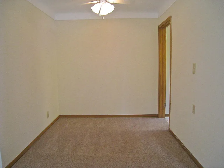 Ford Parkway Apartments — Photo 5