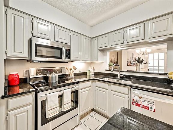 3rd image of 1212 Riverchase Ln Unit 243