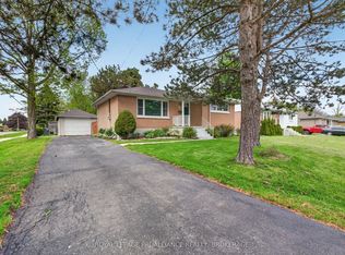 32 Lennox St, Kingston, ON K7M 4S2