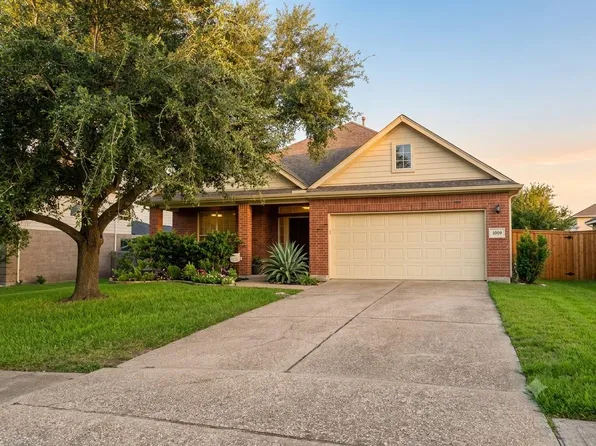 1009 Bay Area Blvd, League City, TX 77573