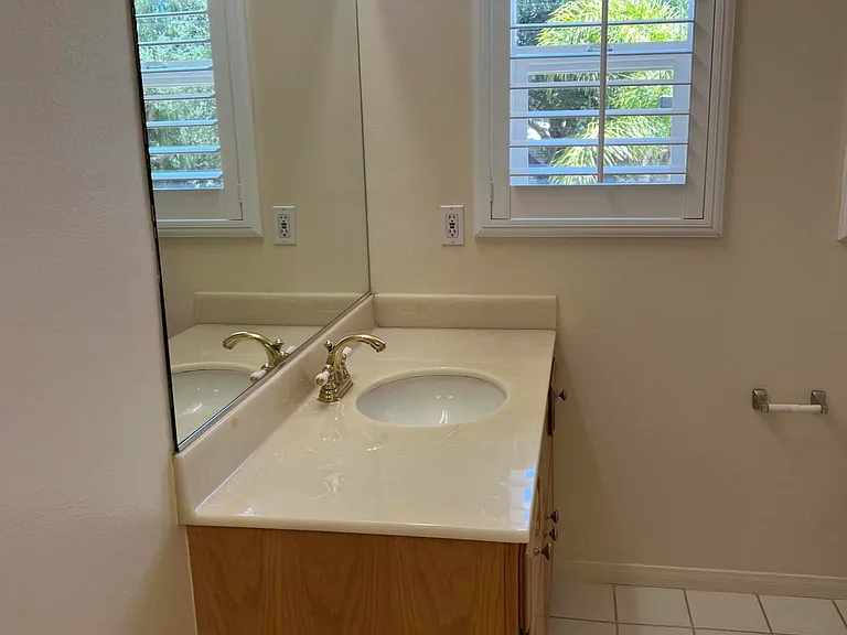 255 N Skyline Dr — Photo 17