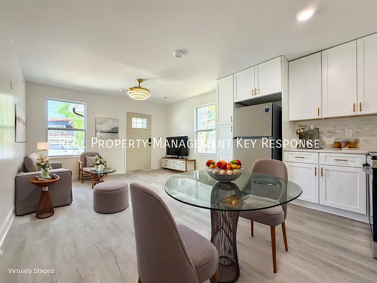 2713 Alameda St #A — Photo 4