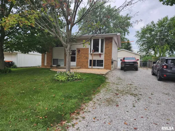2232 Mar Vista Dr, Washington, IL 61571