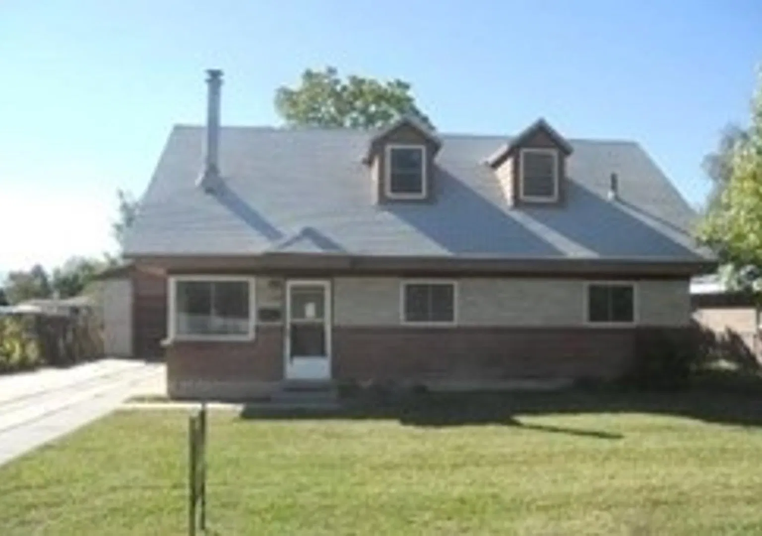 Large 4 Bed 2 Bath with Extra Large 2 Car Garage — Photo 1