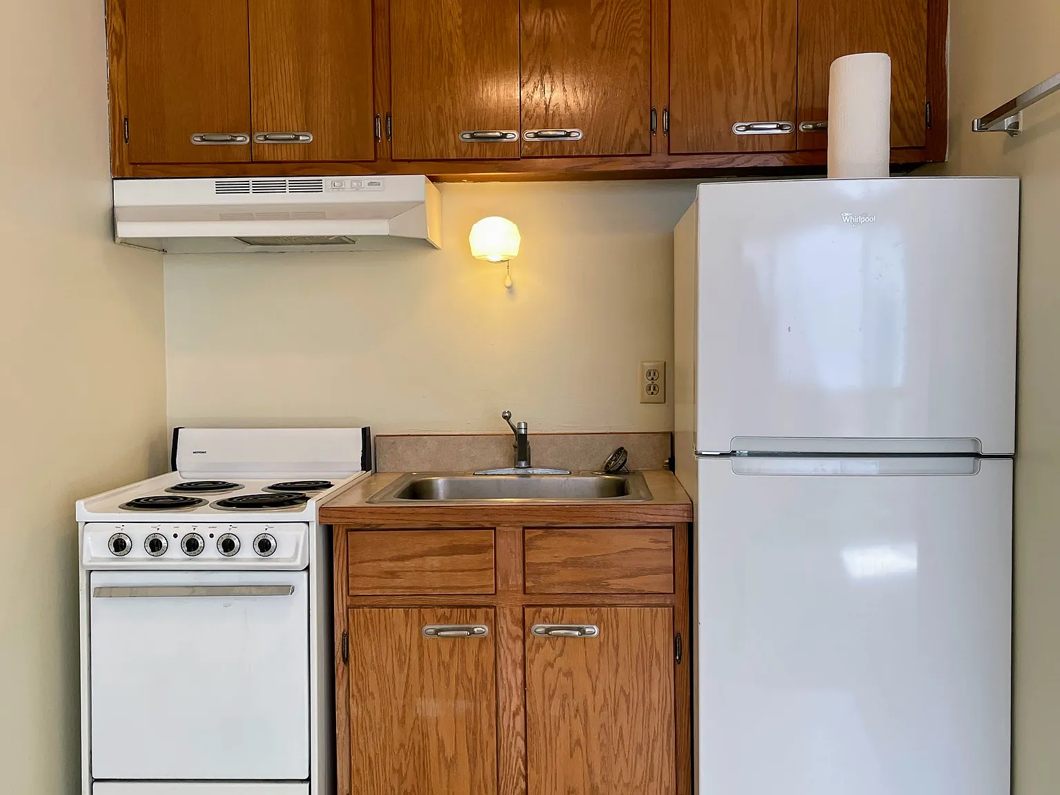 Studio, 300 sqft, $855 — Photo 3