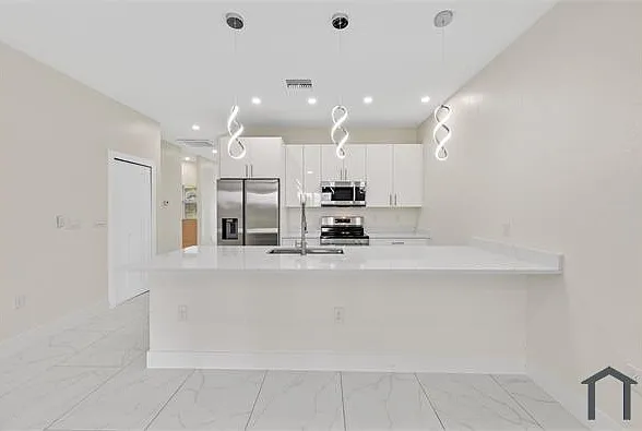 2412 Delta Ave N #2412 — Photo 17