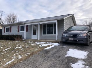 212 Bedford Rd, Bolingbrook, IL 60440