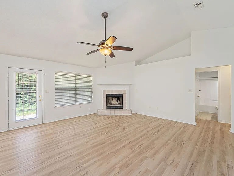 9750 Parker Lake Cir — Photo 7