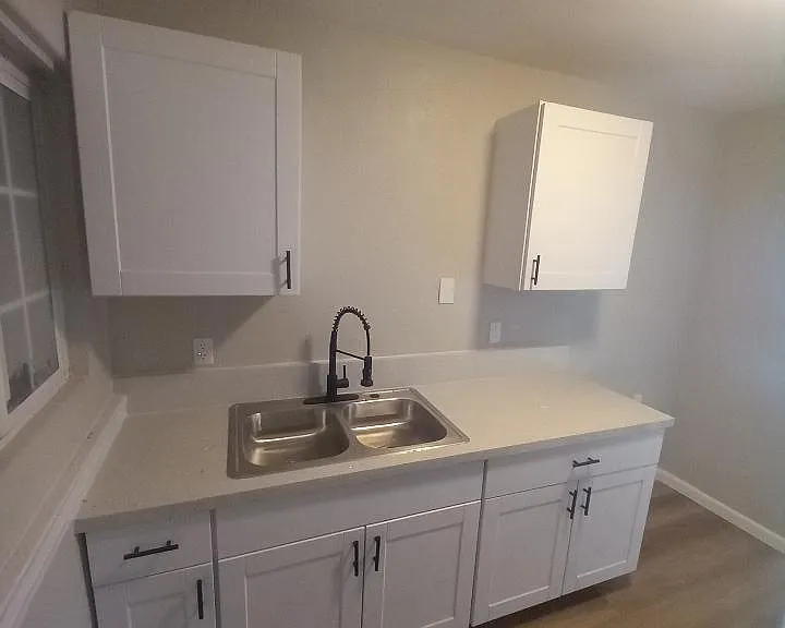 1342 Oak St #2 — Photo 1