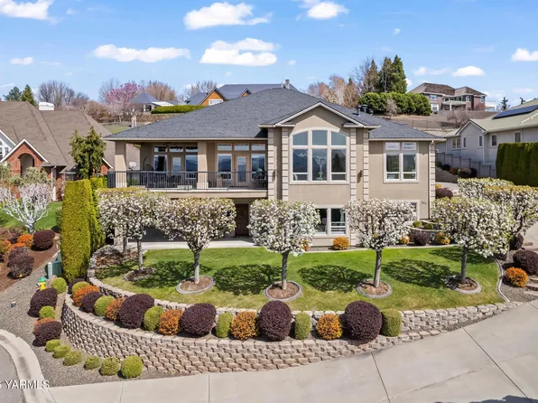 617 N 65th Ave, Yakima, WA 98908