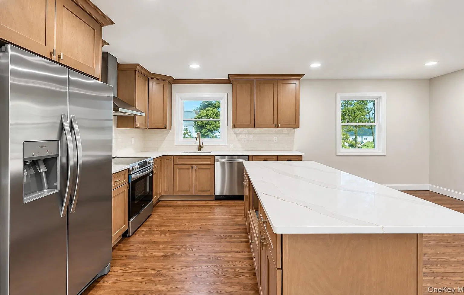 5 bed, 2.0 bath, 13240 sqft, $6,500 — Photo 4