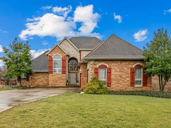 1128 W Rockhill Avenue, Springfield, MO 65810