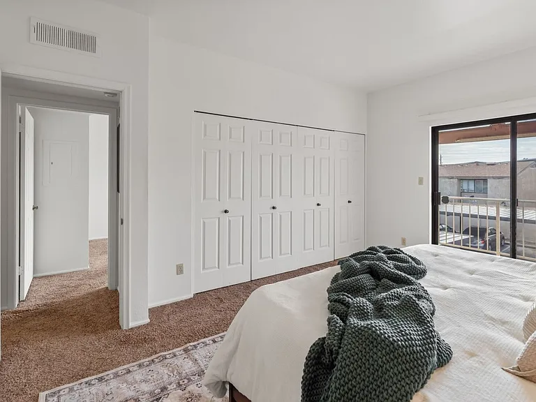 1017 E Maryland Ave #213 — Photo 16
