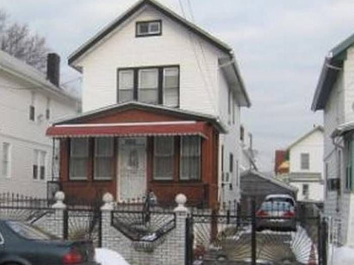 1st image of 10517 133rd St
