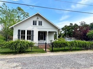 907 Pine St, Madisonville, LA 70447