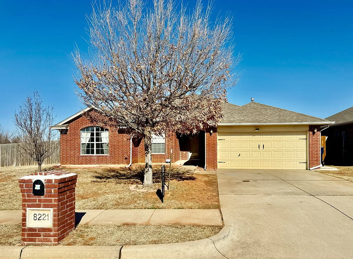 4 bed, 2.0 bath, 1893 sqft, $1,800 — Photo 1