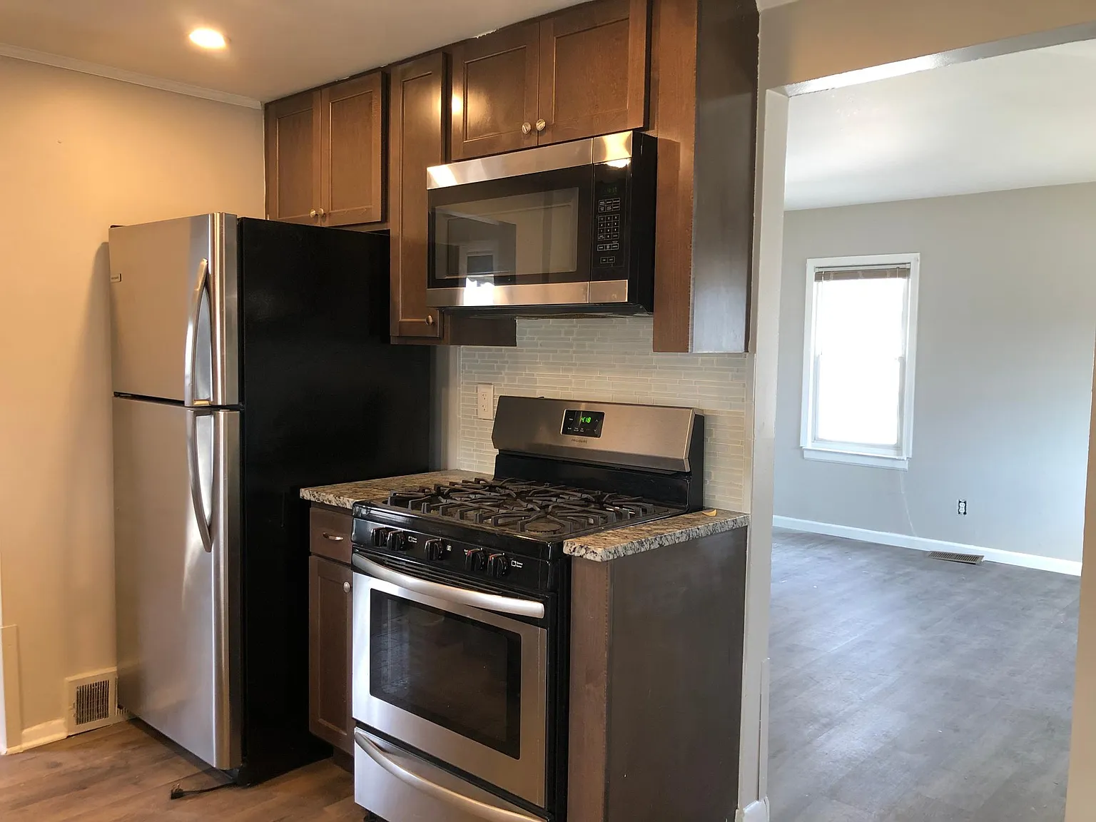 110 Chestnut Ave — Photo 4