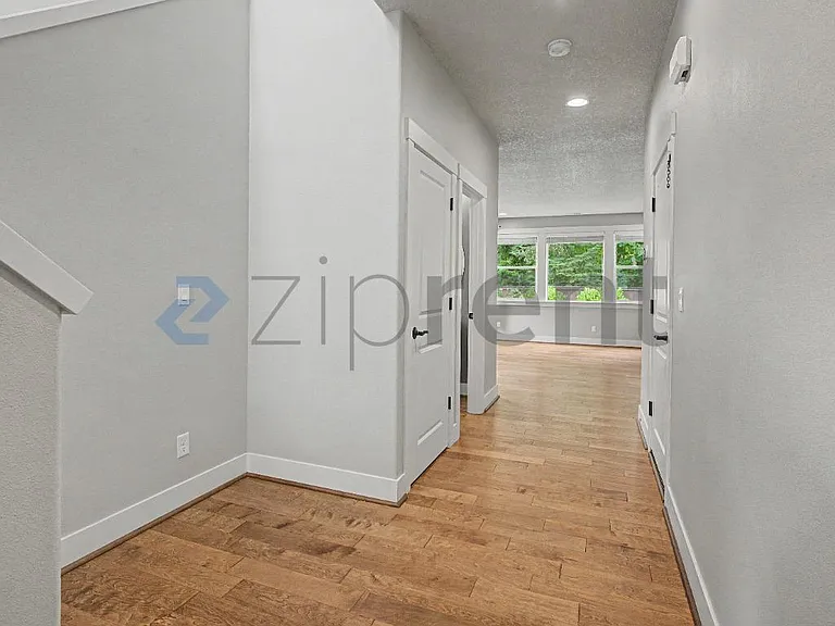 28623 Greenway Dr — Photo 6