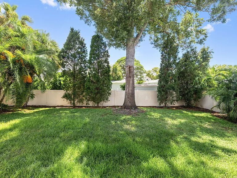 2806 Sanders Dr — Photo 43