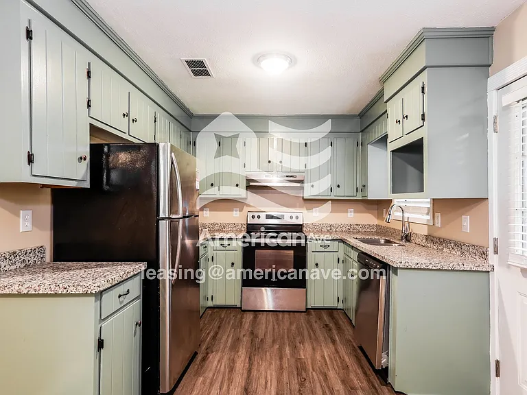 697921_005_kitchen_5.jpg