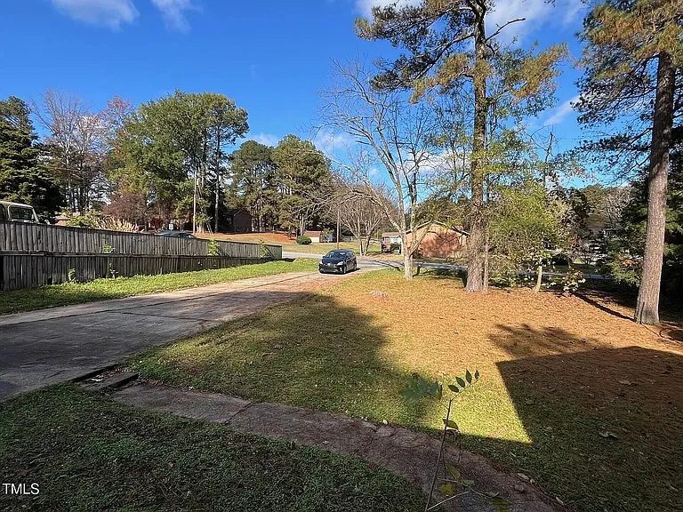 916 Forge Rd — Photo 34