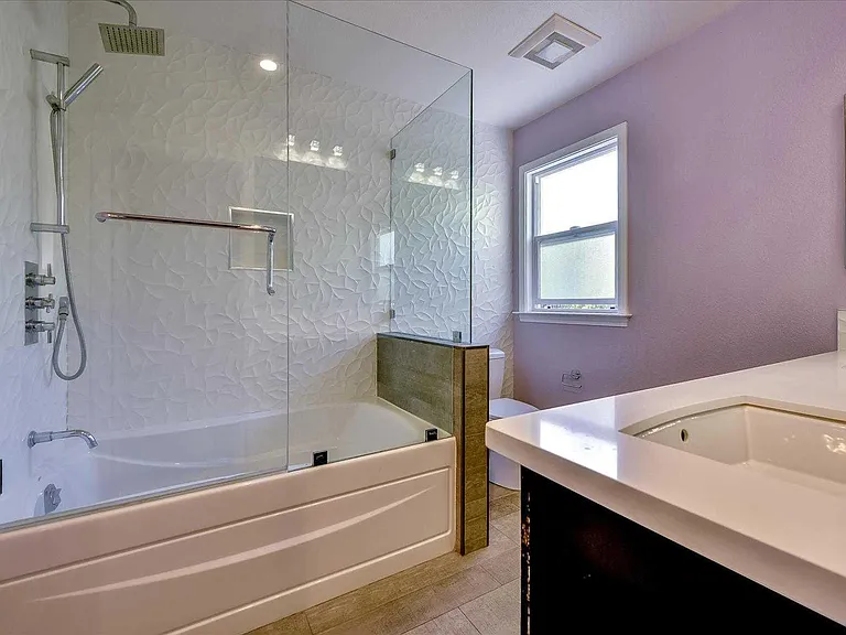 300 Salsbury Dr — Photo 21
