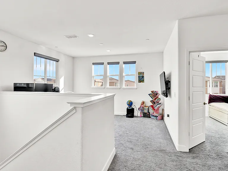 3843 Stanwick Ave — Photo 33