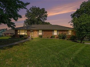 200 W 104th Ter, Kansas City, MO 64131