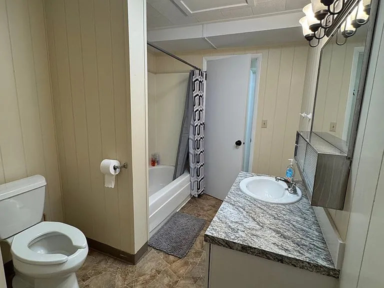 6407 Harvey Dr #B — Photo 17