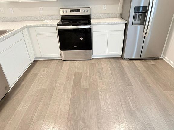 2nd image of 844 Derwent Ln