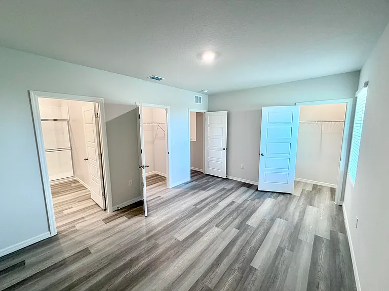 12813 SW Forli Way — Photo 16