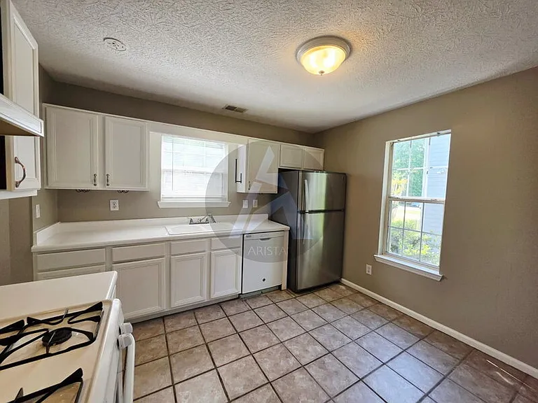 1423 Shiloh Way NW — Photo 5