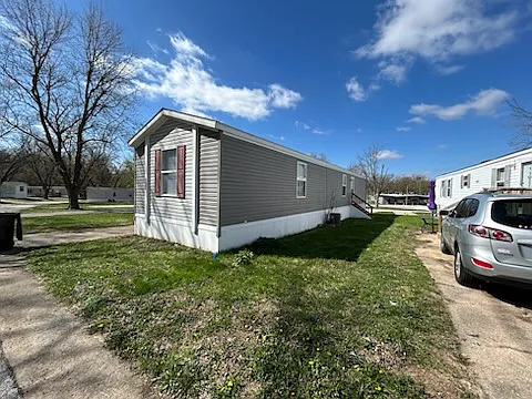 Building Photo - 2037 N Yorkshire Dr