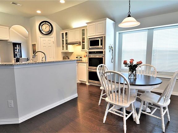 2nd image of 8324 Meadow Sweet Ln