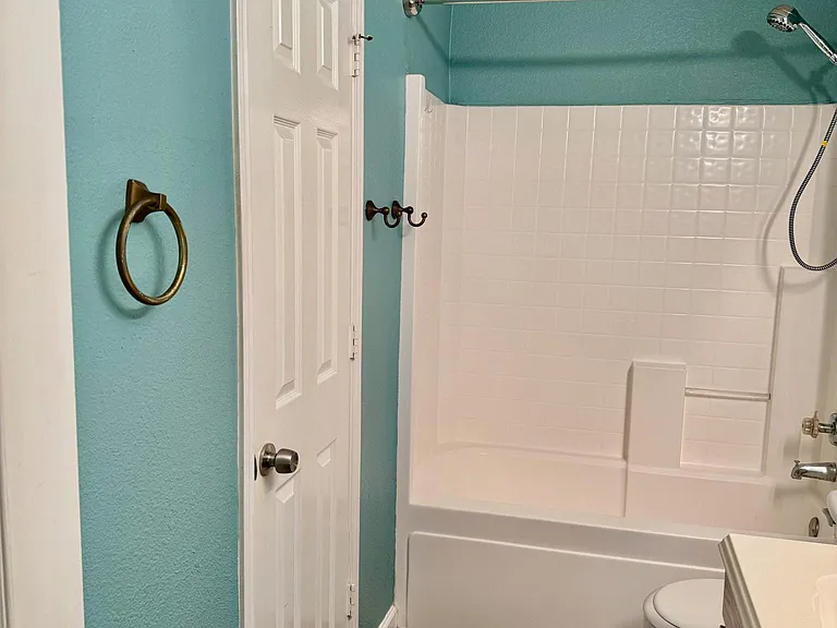 2421 Esquire Dr — Photo 12