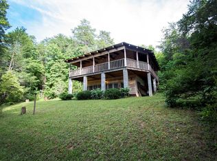 310 Licklog Ct, Hayesville, NC 28904