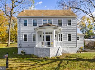 36 Chesterfield Rd, Columbus, NJ 08022