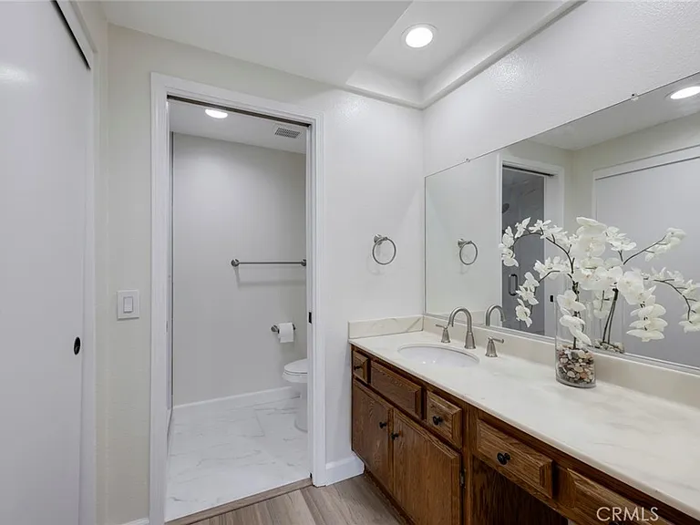 319 Molokai Dr — Photo 36
