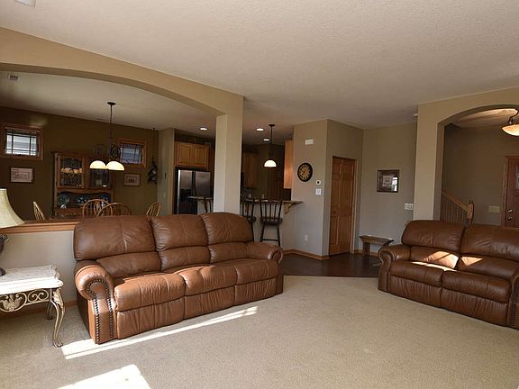 5th image of 2932 123rd Cir NE