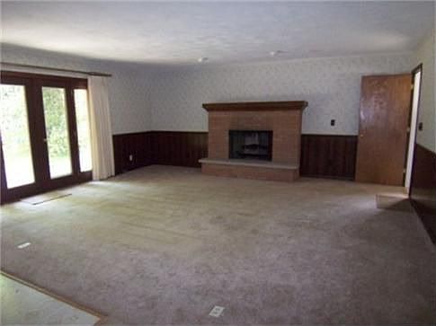 4th image of 30 Vermont Ct