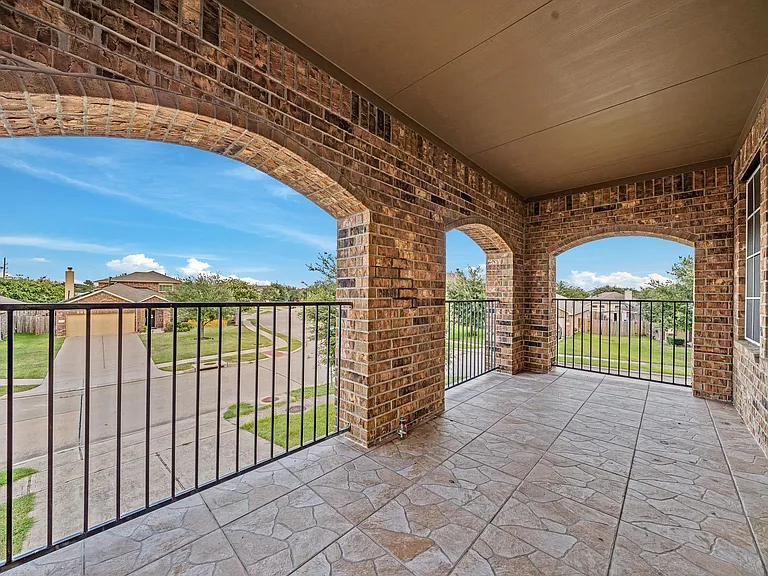 2403 Summers Glen Ct — Photo 8