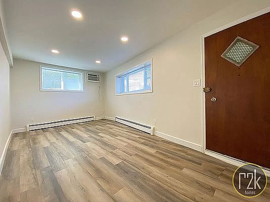 5th image of 20-50 36th St #1B