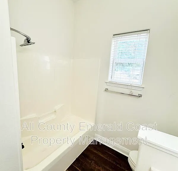 722 Kelly St — Photo 52