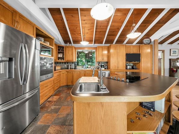 3915 Bayridge Pl, West Vancouver, BC V7V 3K2