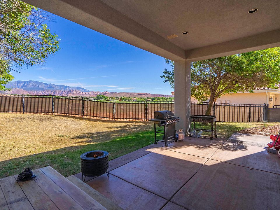 1st image of 301 N Fairway Cir