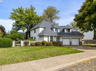 1989 NW Wallace Rd, McMinnville, OR 97128