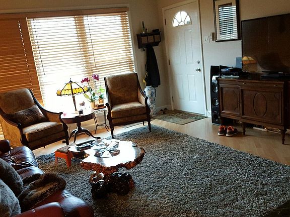 Living Room facing door